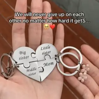 š„Limited Time OfferšMom & Sisters Heart Puzzle Keychain Set, Matching Family Gift for Mom & Daughters (2 Styles)