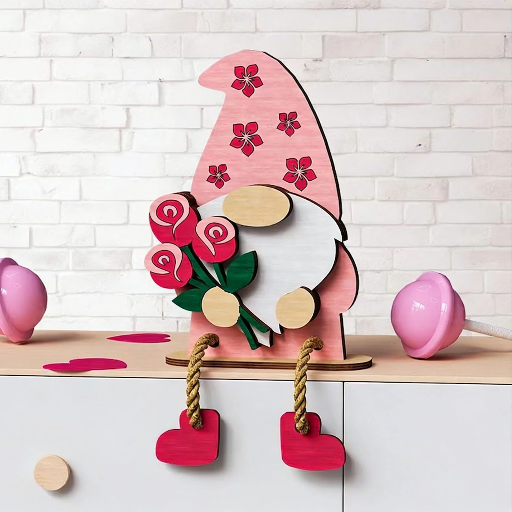 šValentineās Day Wooden Gnome Decoration